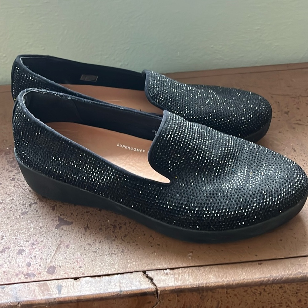 Fitflop slip on dress shoes